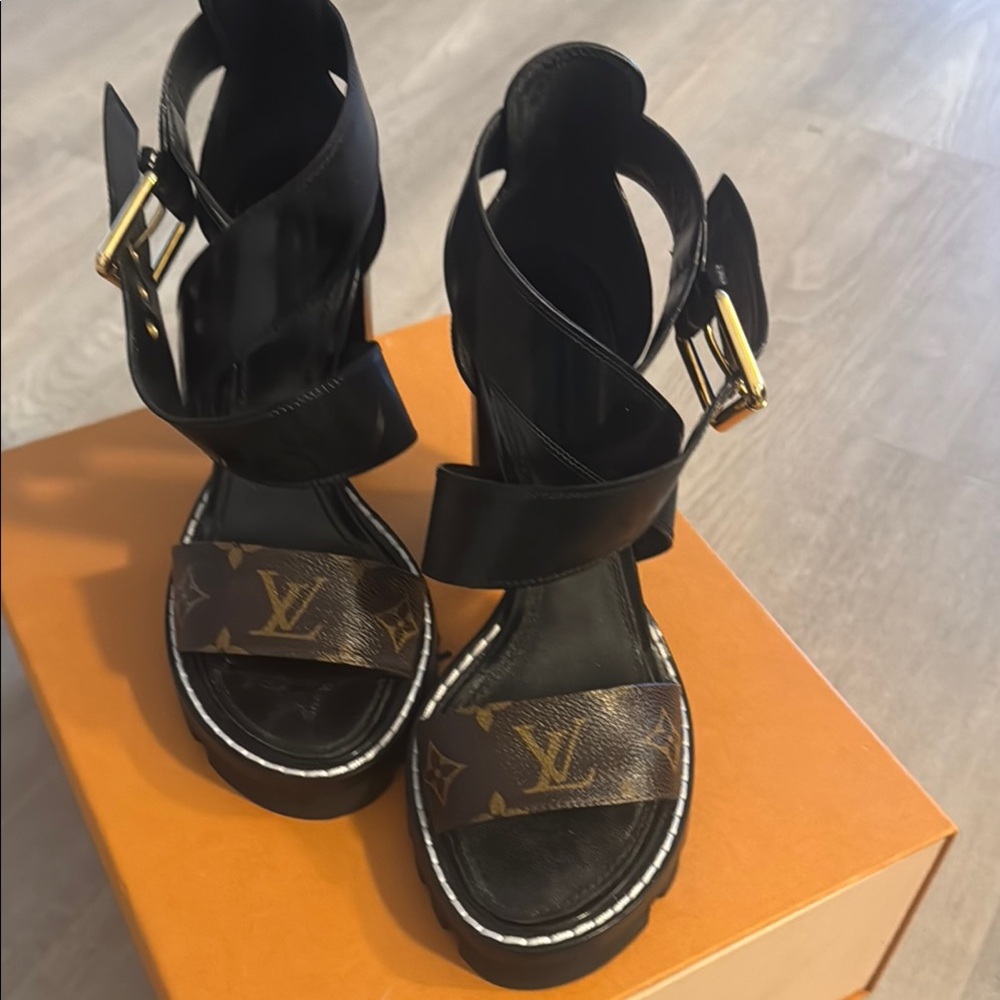 Louis Vuitton Black and Brown Gladiator Sandals